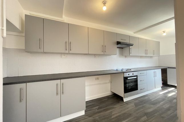 102, Cheveral Avenue, Coventry photo 2
