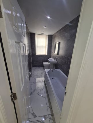 Room to rent in Croxteth Road, Liverpool