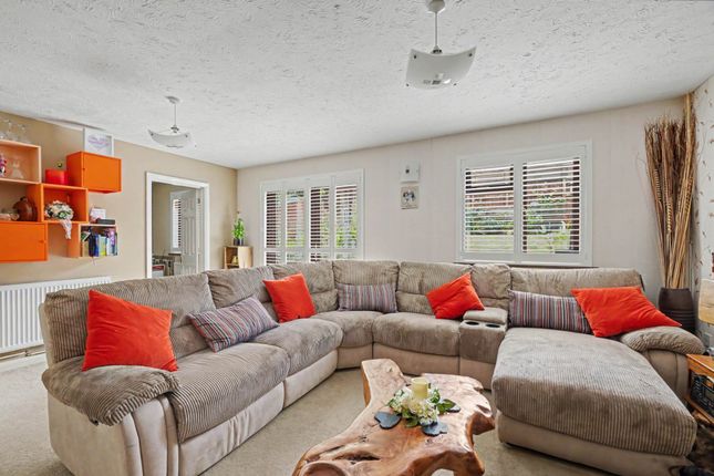 10, Bracken Hill, Chatham photo 4