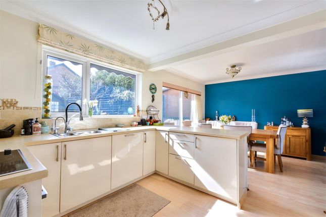 Kitchen_1.Jpeg