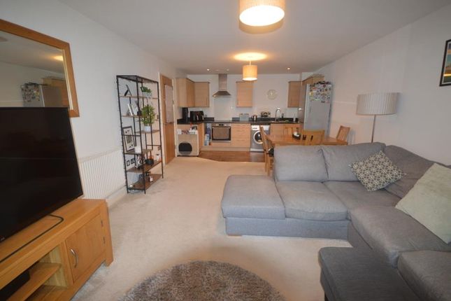 4, Parkes Court, Telford photo 2