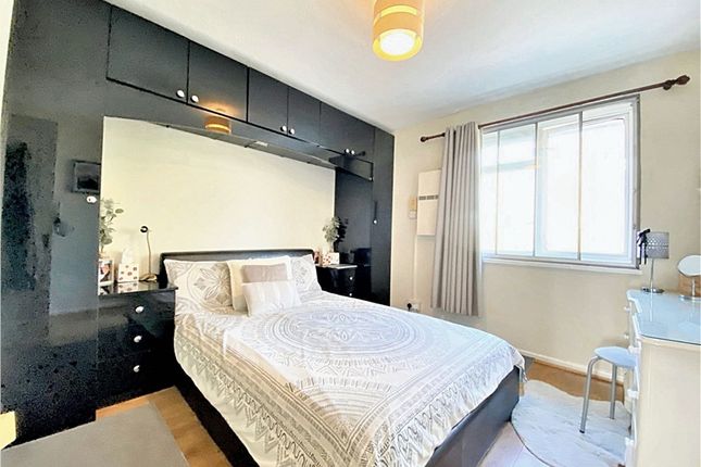 32 Cochrane House Cowley Road, Uxbridge photo 3