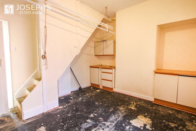 346, Willows Lane, Bolton photo 4