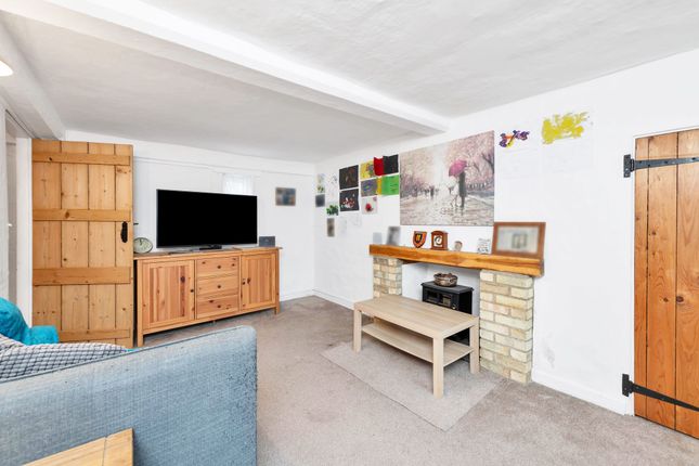 26 Lotfield Street, Royston photo 4