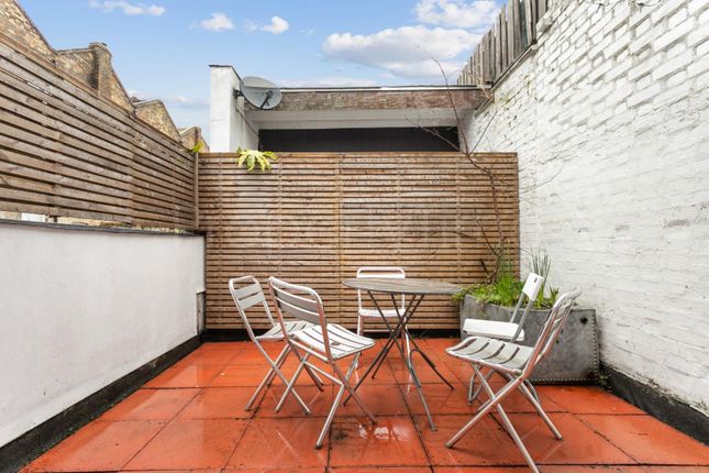 Thumbnail Mews house to rent in Caledonian Road, London