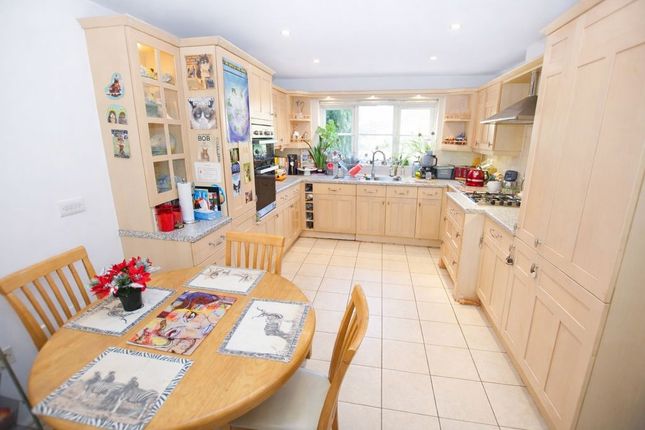 10, St. Francis Close, Maidstone photo 4
