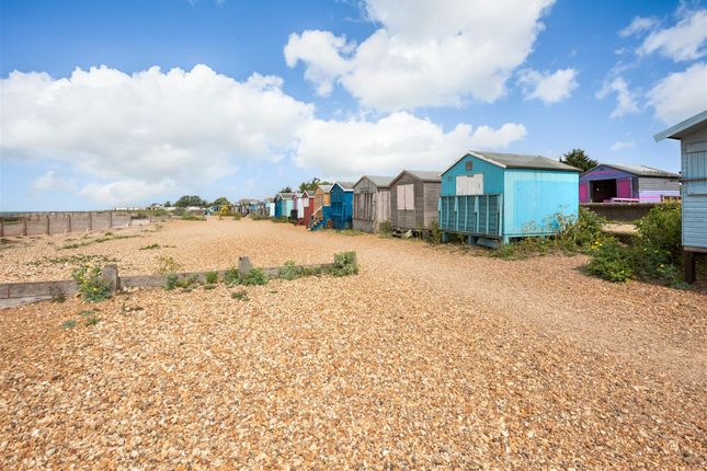 Beach Hut 28, West Beach, Whitstable photo 5