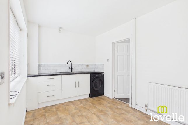 88 Falkland Road, Hull photo 4