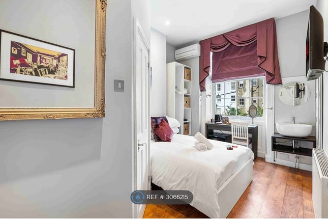 Room, Oriental Place, Brighton photo 3