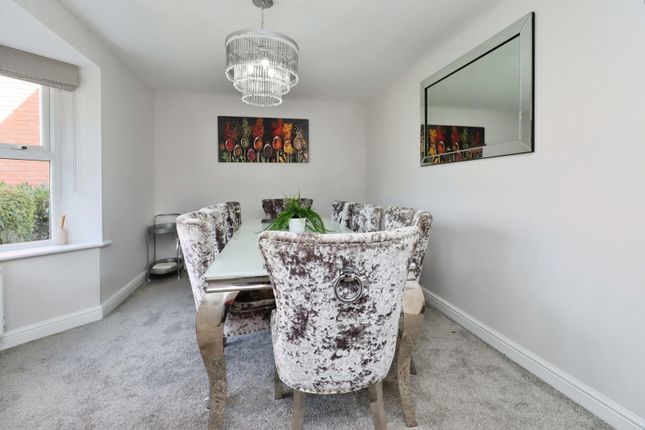 11, Cherry Tree Close, Telford photo 3