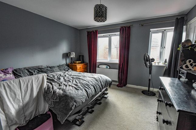 38, Brunel Road, Dursley photo 5