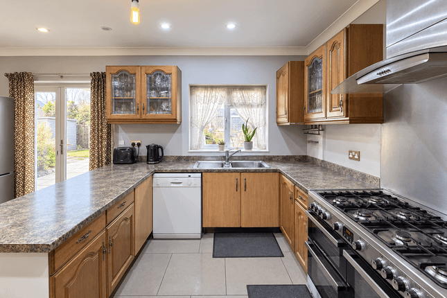 90 Cornwall Avenue, SOUTHALL photo 5