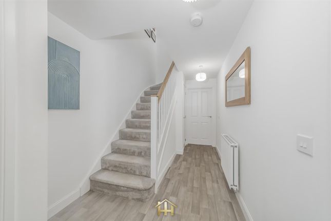 42, Mains Loan, Dundee photo 2