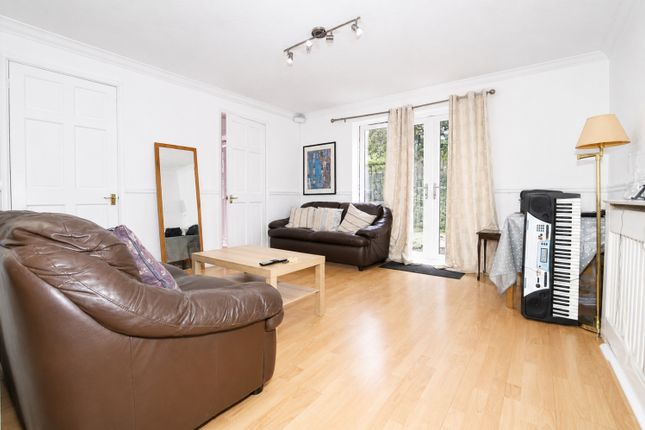 37, Dunnock Road, London photo 3