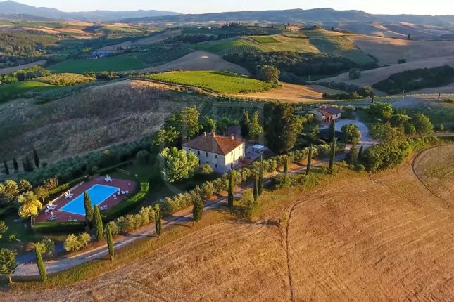 Villa for sale in Montalcino, 53024, Italy