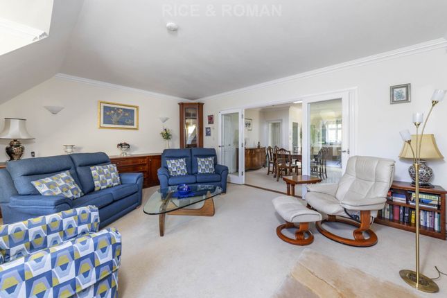 5 Bramley Grange, Horsham Road, Guildford photo 4