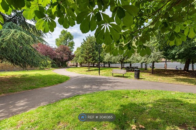 Searles Road, London photo 2