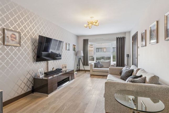15, Stanley Kubrick Road, Uxbridge photo 3