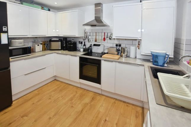 63, Furze Cap Kingsteignton, NEWTON ABBOT photo 3
