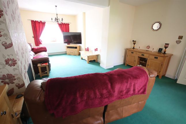 82, Derriads Lane, Chippenham photo 4