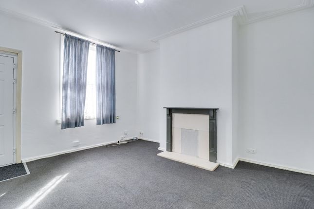 12, Whingate Avenue, Leeds photo 2