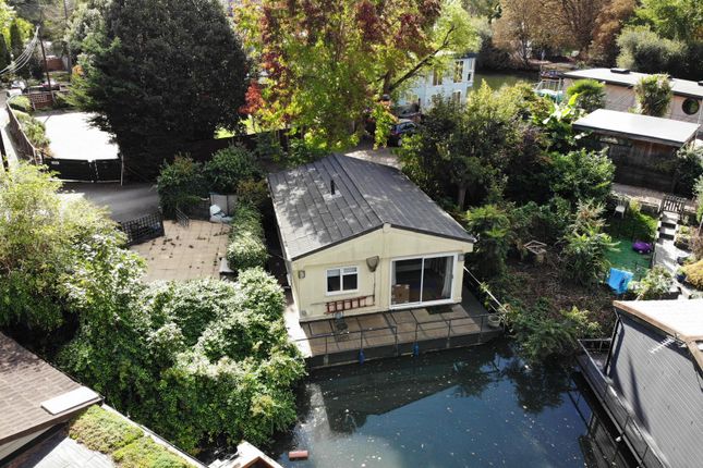 2-bed other on Panmure, Taggs Island, Hampton, £325,000