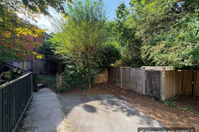 24 Springford Gardens, Southampton photo 5