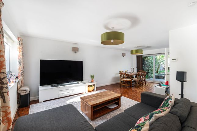 34 Burnham Drive, Reigate photo 2