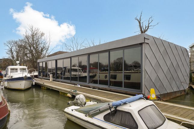 Barge Walk, Ferry Yacht Station - Nuudsorcui6Ns7Vc