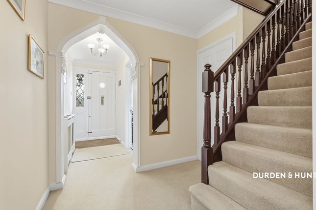 13 Fordyce Close, Hornchurch photo 2