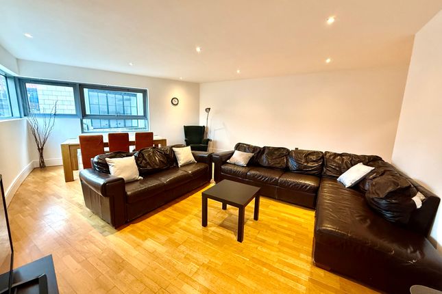 41, Manchester photo 2