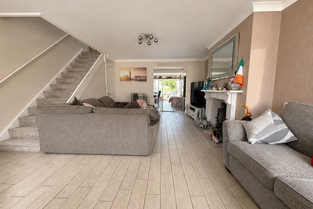 4, Creek View Avenue, Hullbridge photo 4