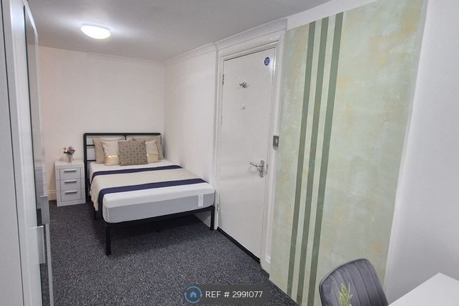 Village Way, Pinner photo 5
