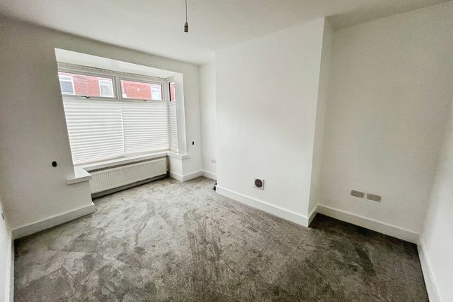 17, Dudley Avenue, Bolton photo 2