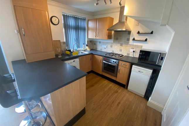 2, Berkeley Avenue, Romford photo 2