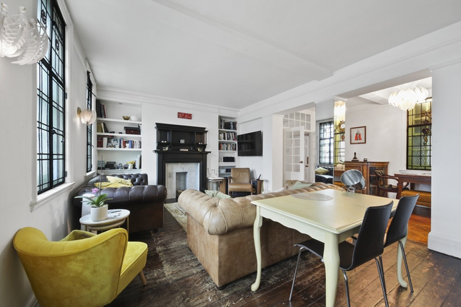 Flat for sale in Chalfont Court, Baker Street