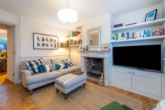33 Alexandra Road, Thames Ditton photo 3