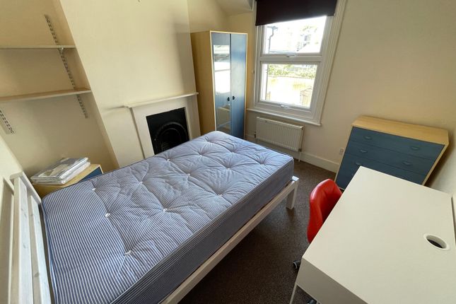 Room to rent in Seymour Place, Canterbury