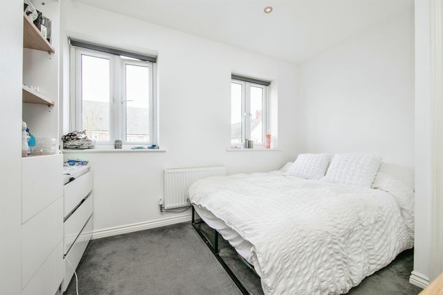 Terraced house for sale in Hampton Court Close, Colchester