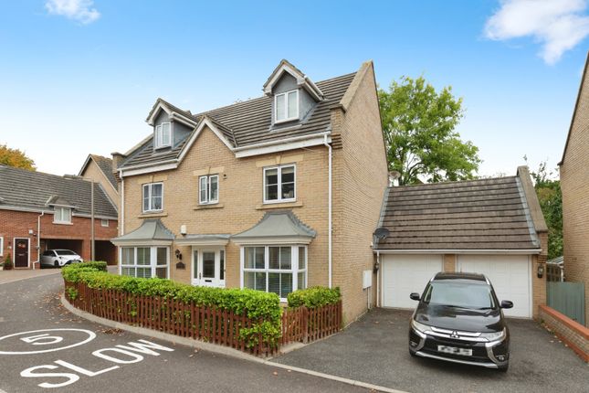 2, Chichester Close, Grays photo 2