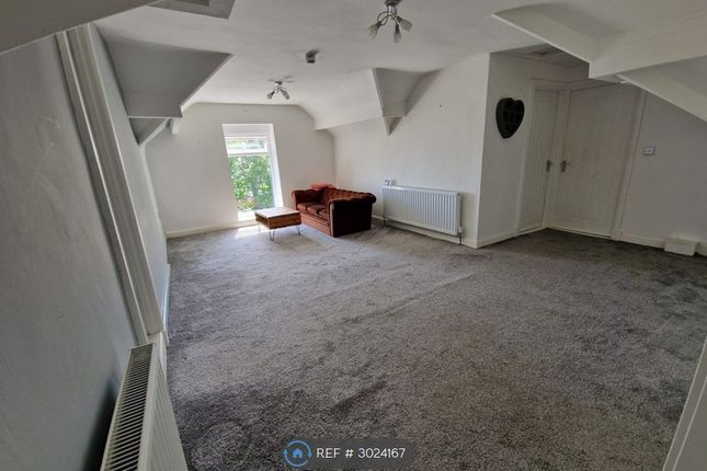 Flat, Swansea photo 4