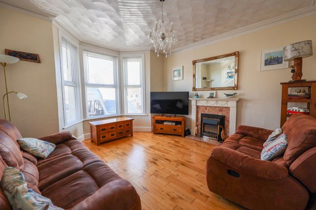 16, Highfield Avenue, St Austell photo 4