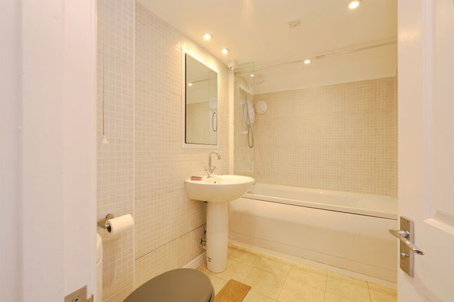 Flat 7, Hyam Court, Glendower Street, Monmouth photo 2