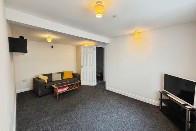 1, Imarni Mews, Hampshire photo 3