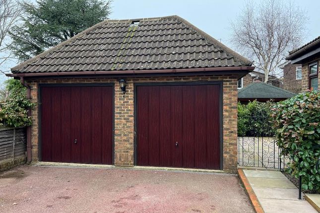 Bungalow for sale in Chandlers Way, Steyning, West Sussex
