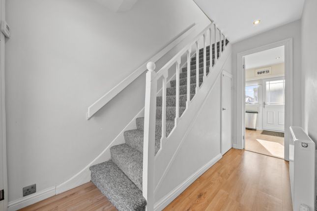 37, Bruart Avenue, Larbert photo 4