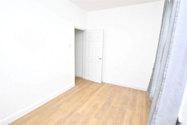 Flat 4, 274, Holmesdale Road, London photo 5