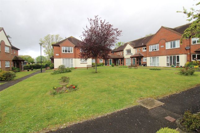 Flat 1, Cedarwood Lodge,, Northwood Square, Hampshire photo 4