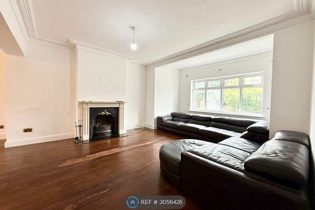 Amesbury Mead Farm, Sewardstone Road, London photo 3