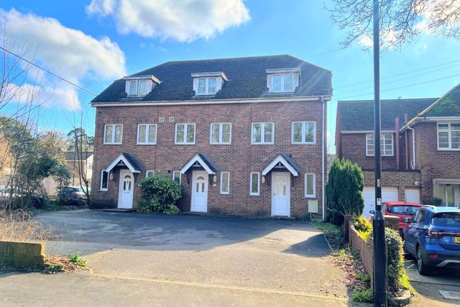 Town house for sale in 275 Upper Deacon Road, Southampton, Hampshire
